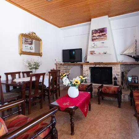 Holiday Traditional House - Perfect For Families Σπίτι διακοπών